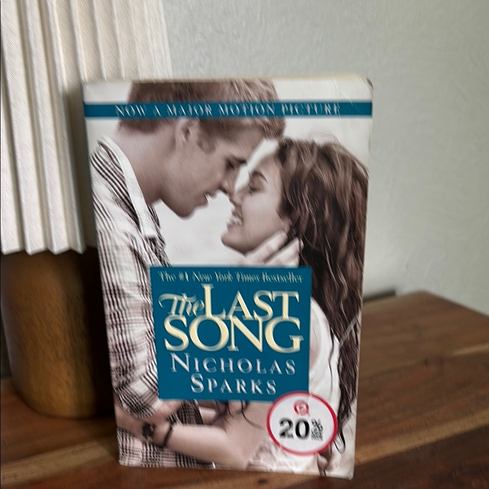 The Last Song by Nicholas Sparks - Paperback